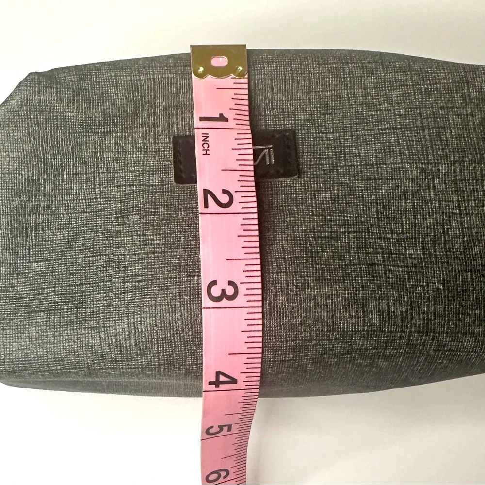 Tumi delta gray